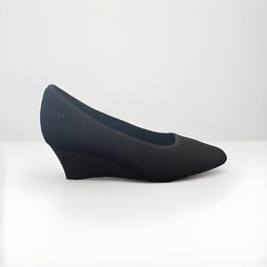 Vivaia Tamia Round-Toe Wedge Black Size 40.5 / US 9-9.5 Comfort NWOB